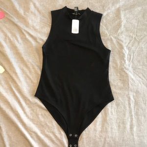 Sleeveless high-neck bodysuit